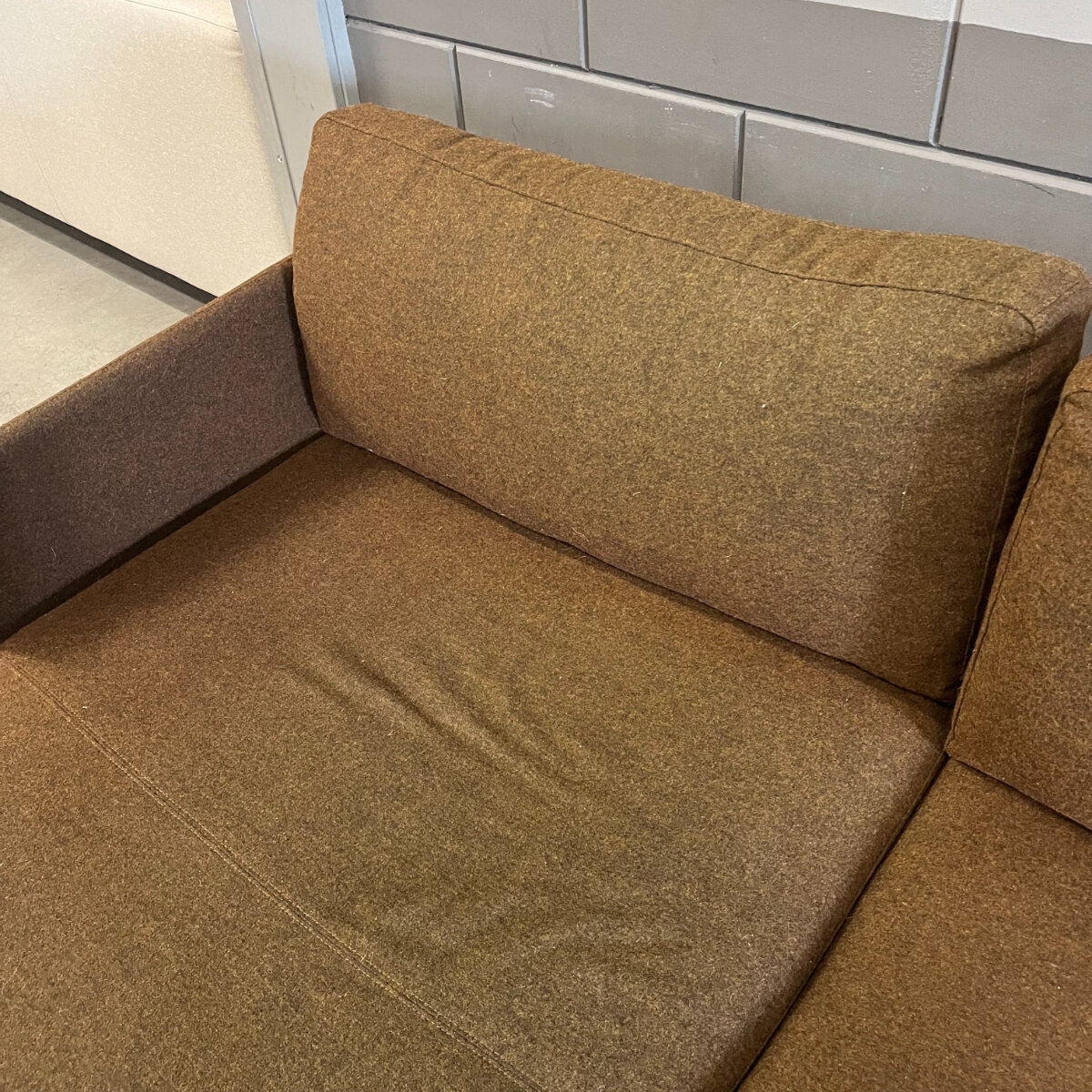 Design modern sofa | Modulo sofa 3,5 seater arm left 1 facet rust29 | Studio HENK | 