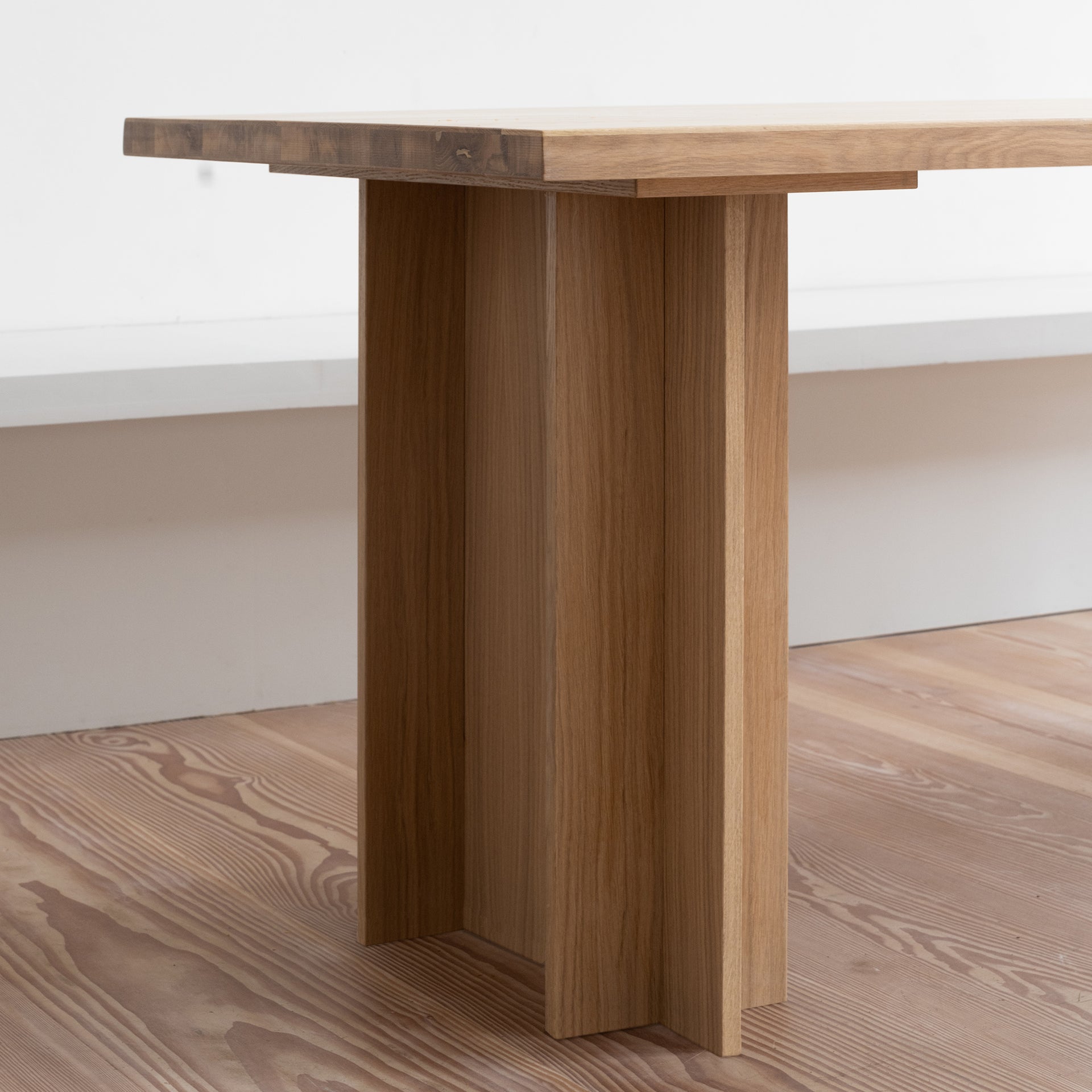 Column dining bench Oak black stain 180cm tapered