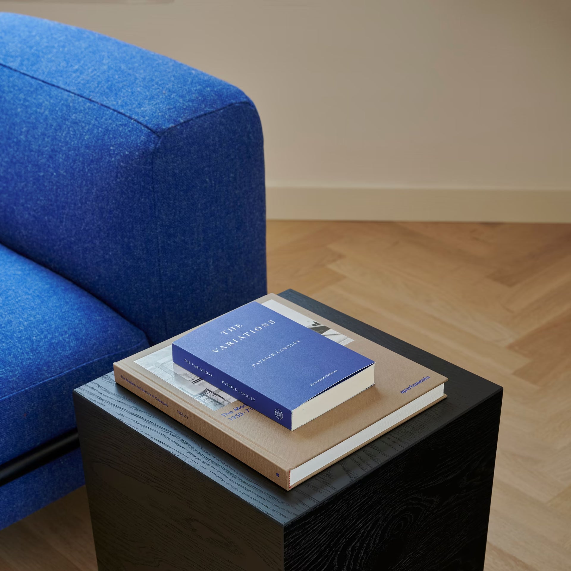 Display coffee table 35