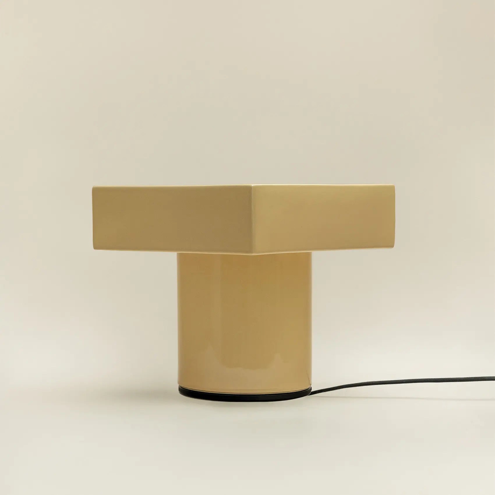 Display Table Lamp Butter Yellow