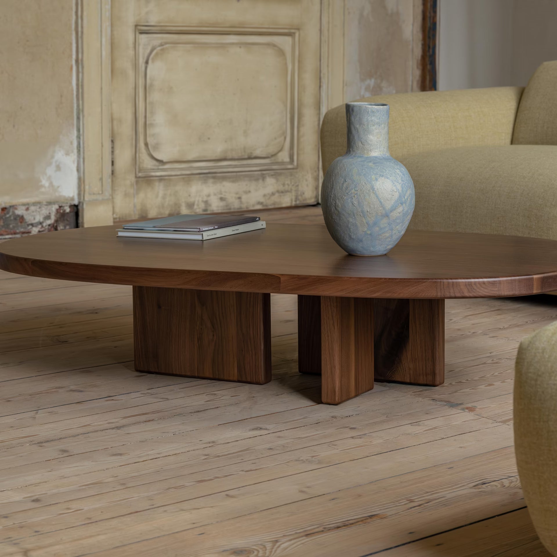 Federico coffee table
