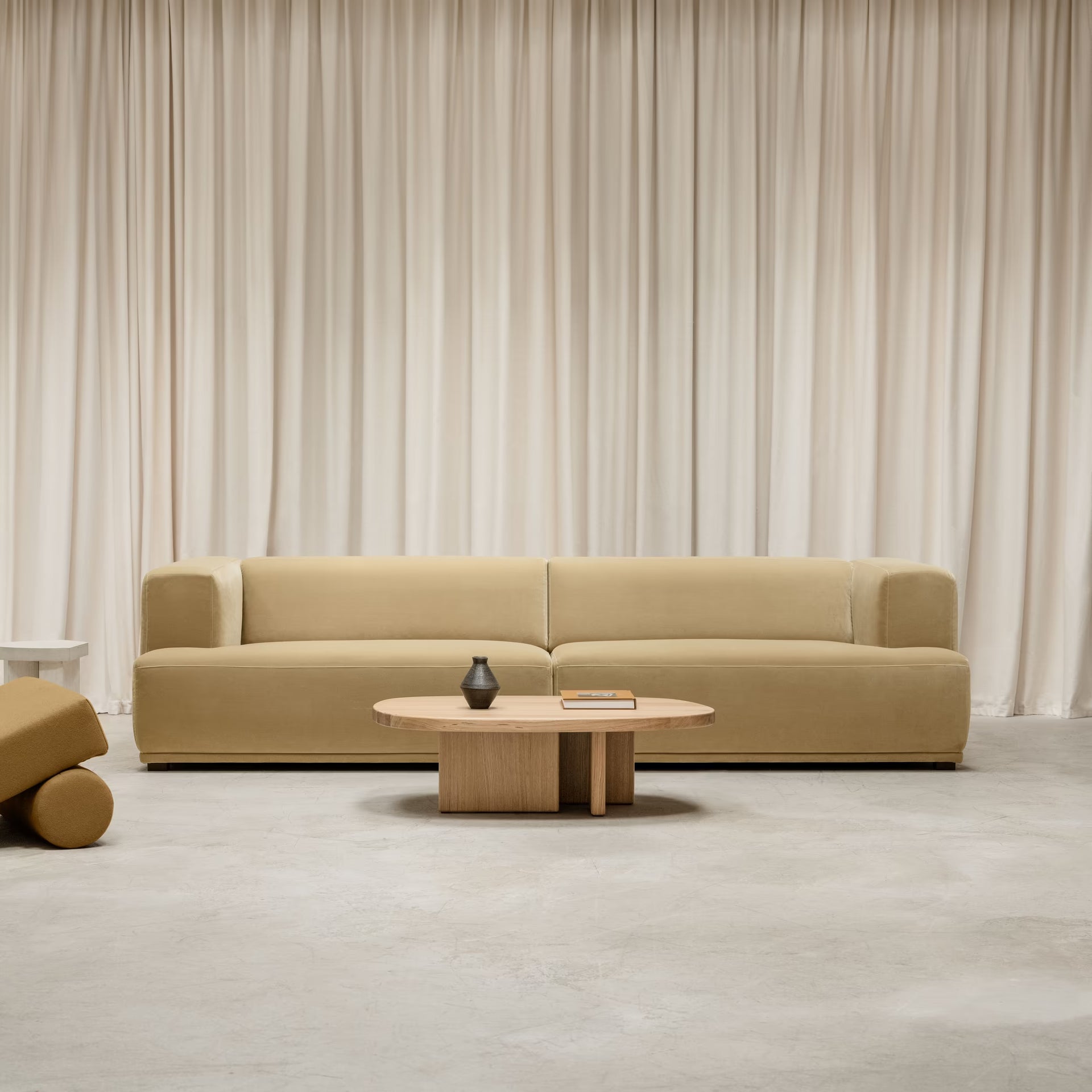 Federico coffee table