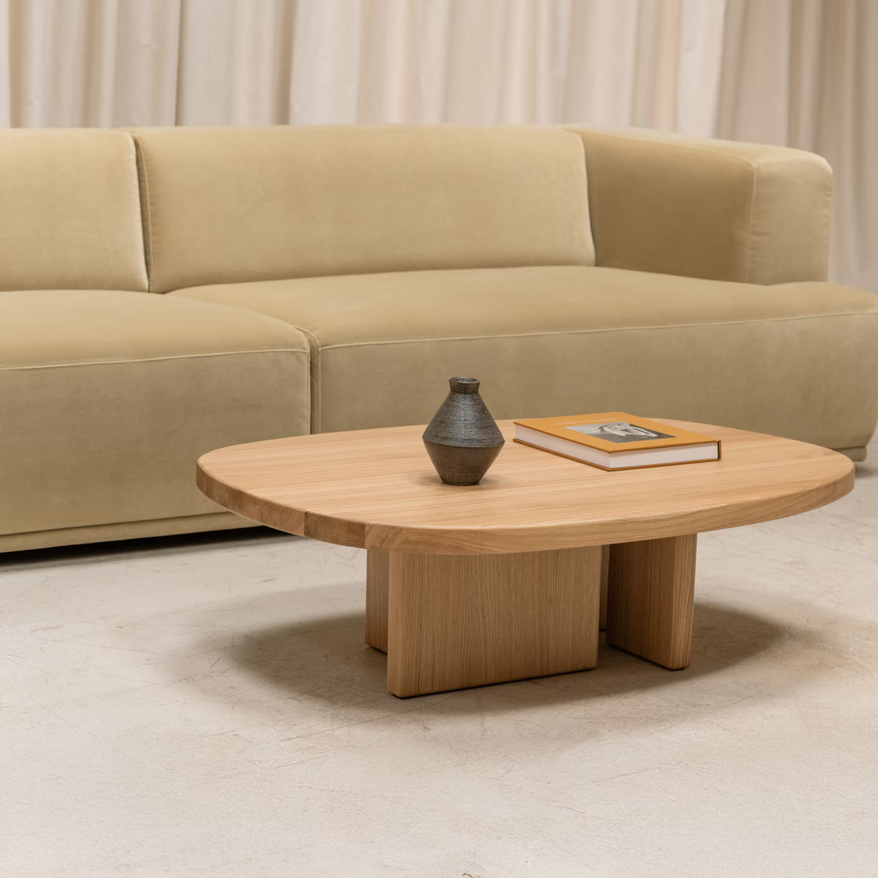 Federico coffee table