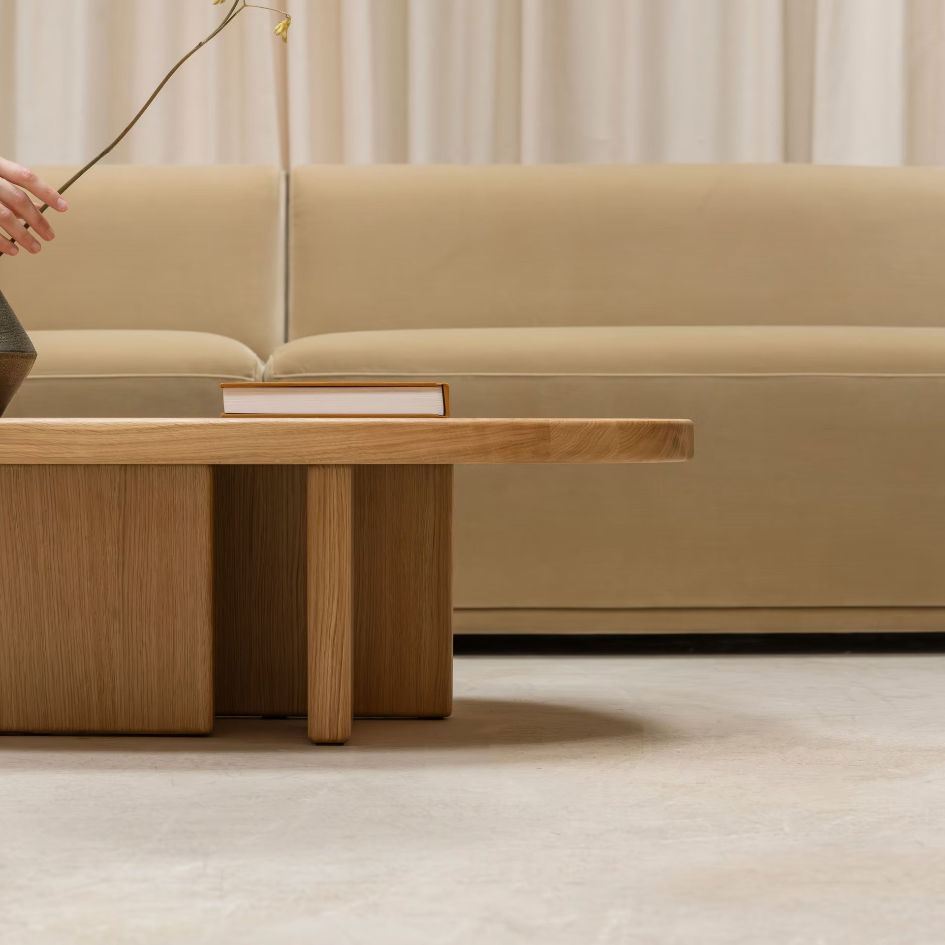 Federico coffee table