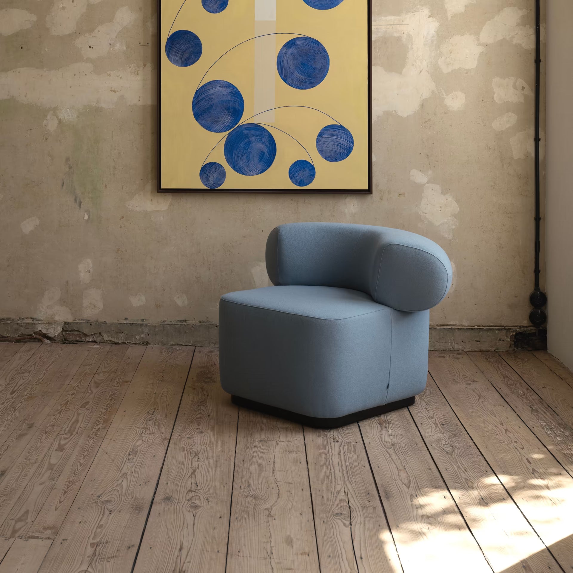 Luna armchair