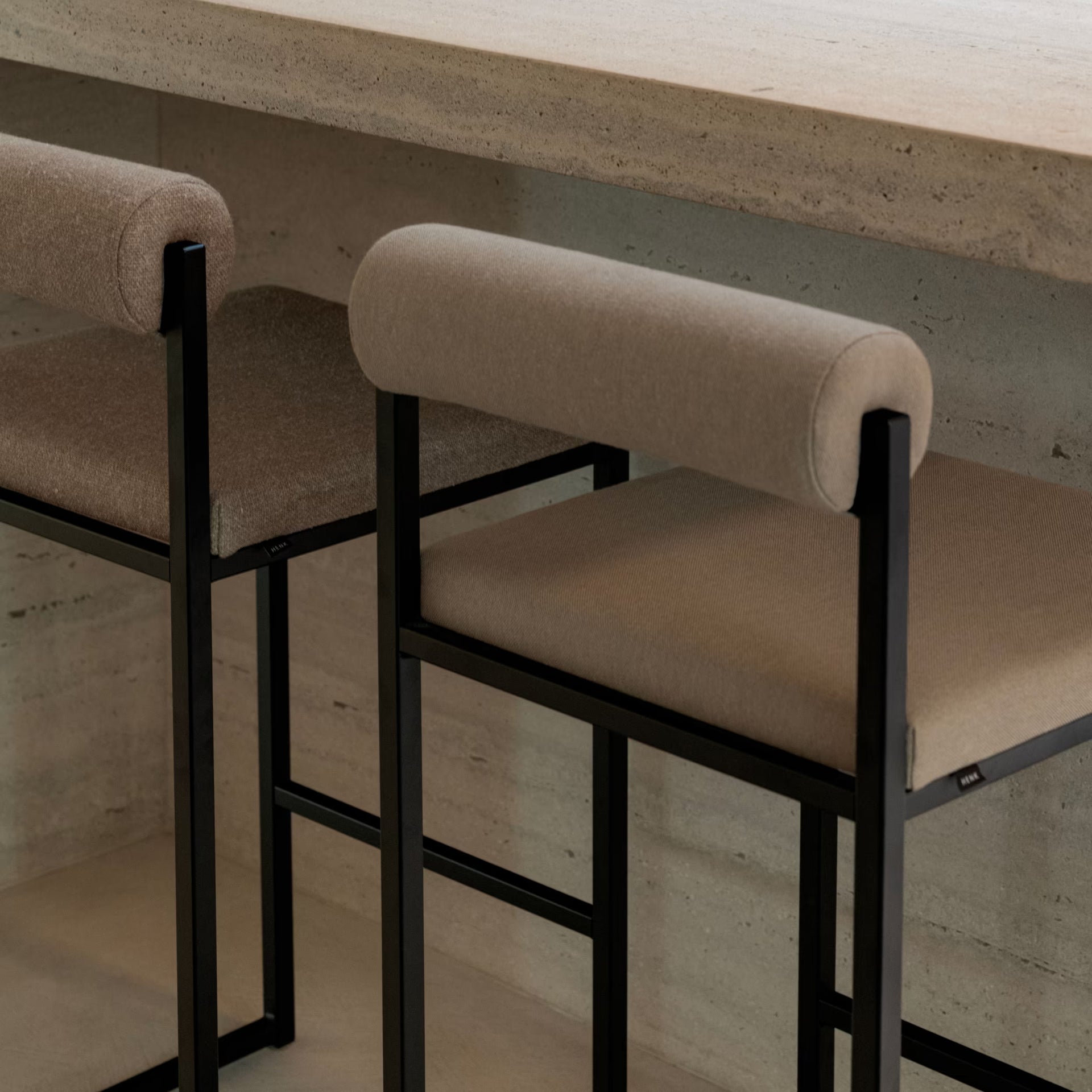 Bolster bar stool 650
