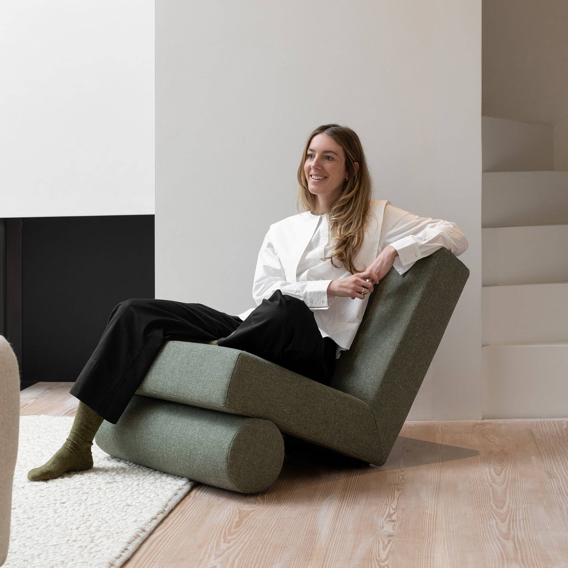 Lean armchair
