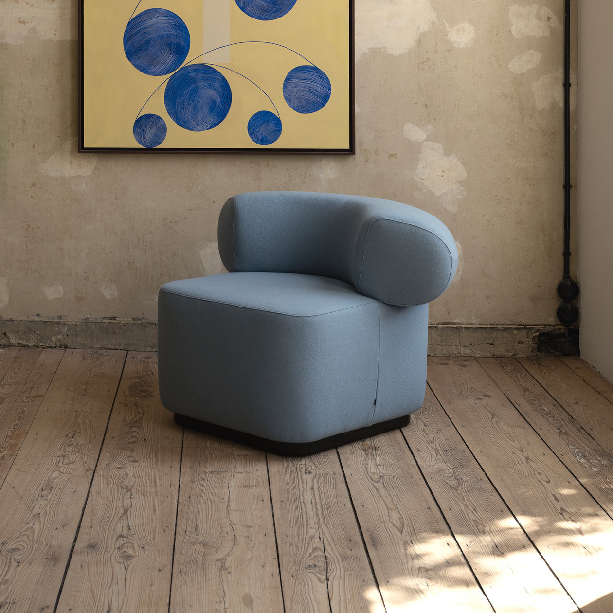 Luna armchair