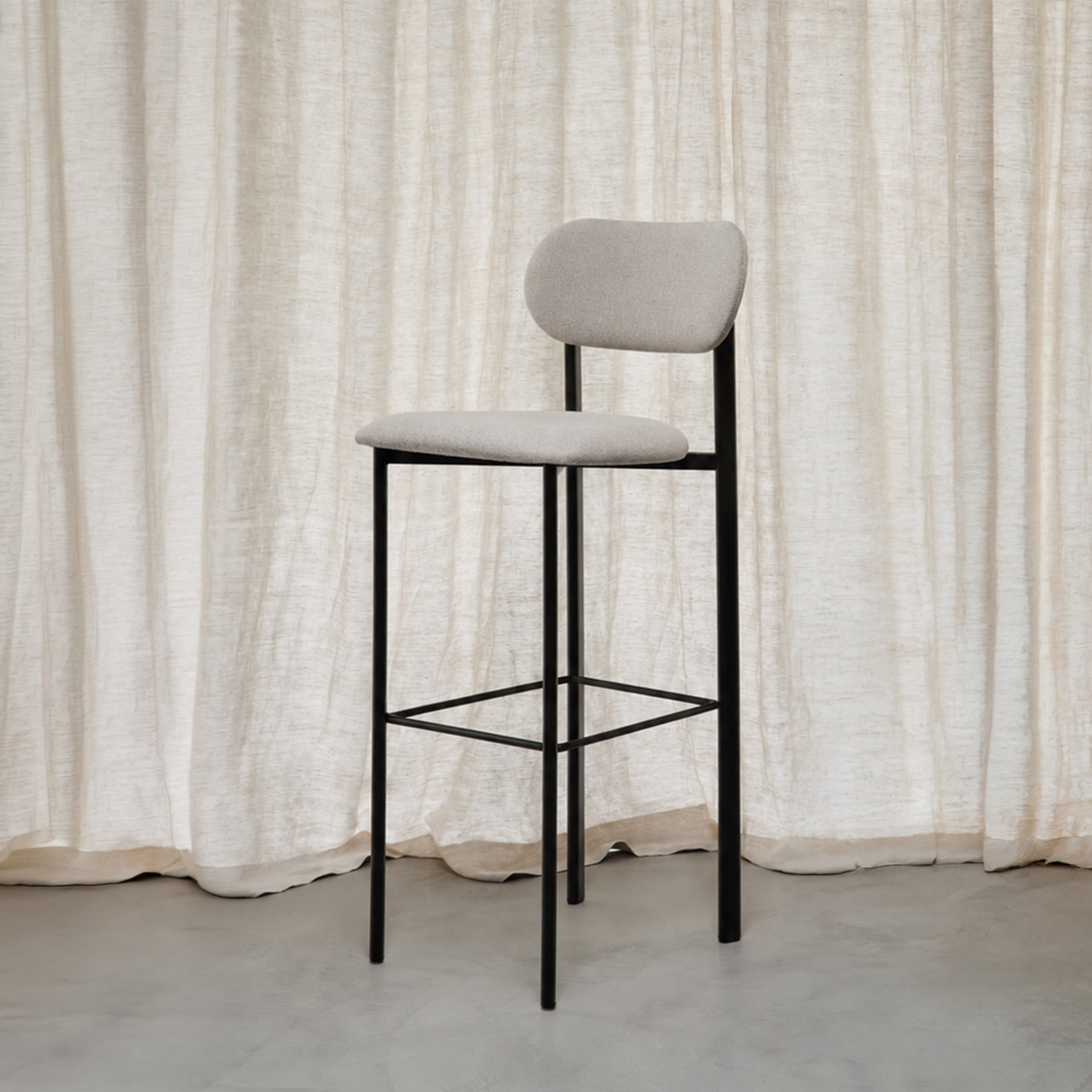 Oblique bar stool 770 upholstered