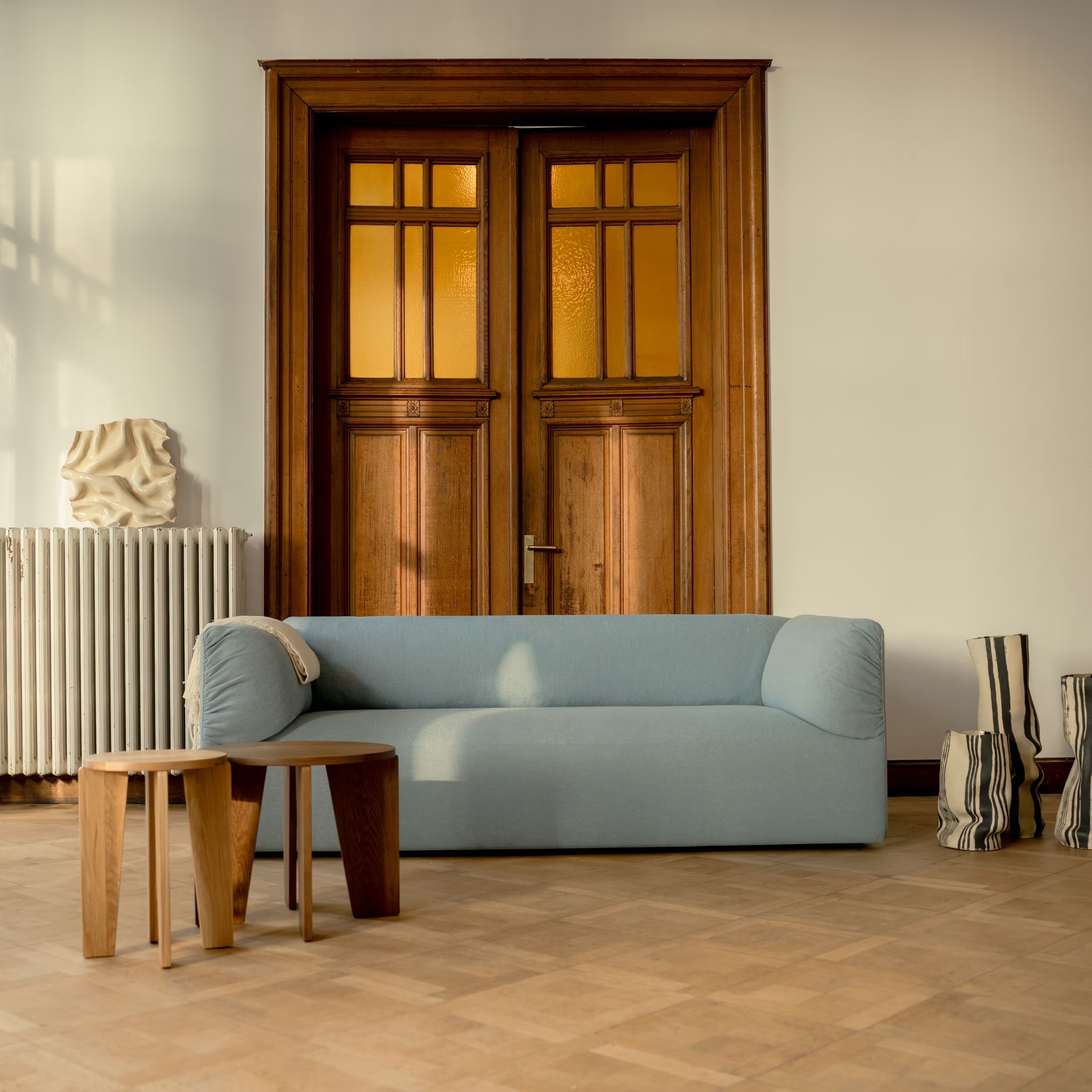 Taper coffee table