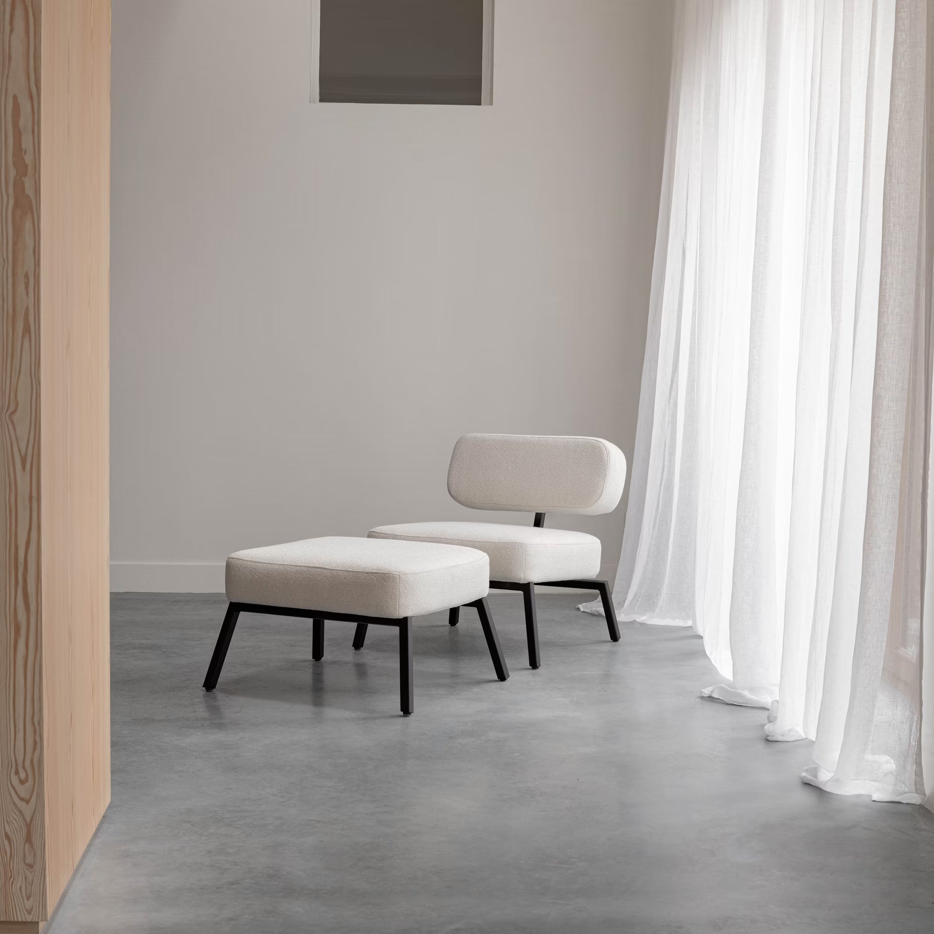Ode armchair