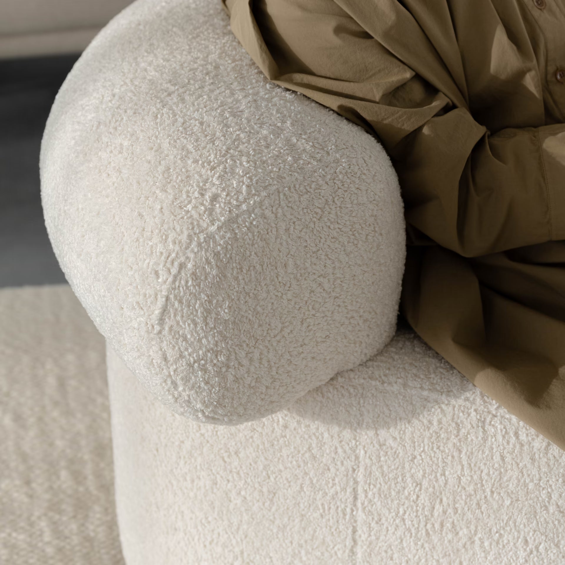 Luna armchair