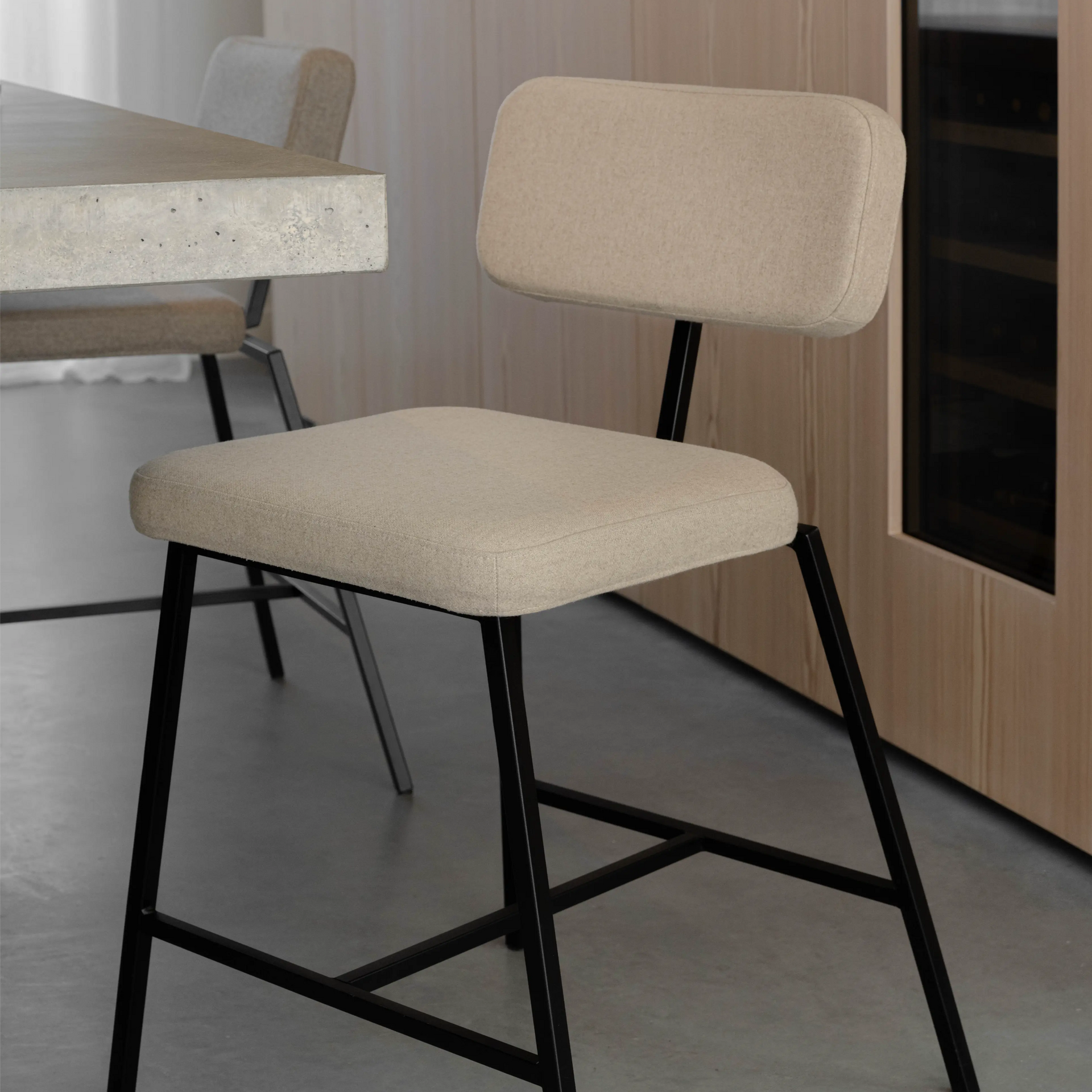 Ode bar stool 650