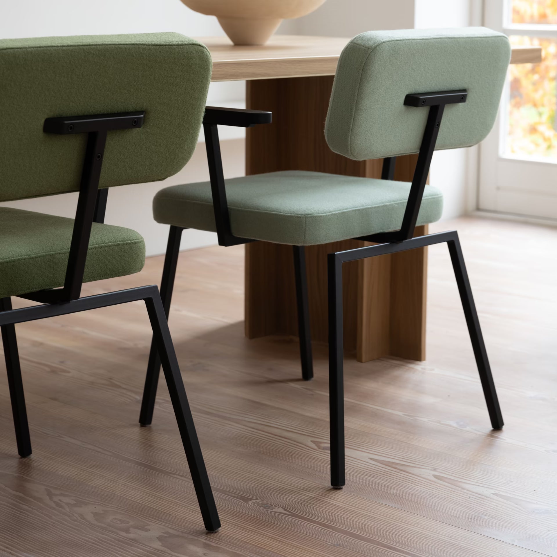 Ode dining chair