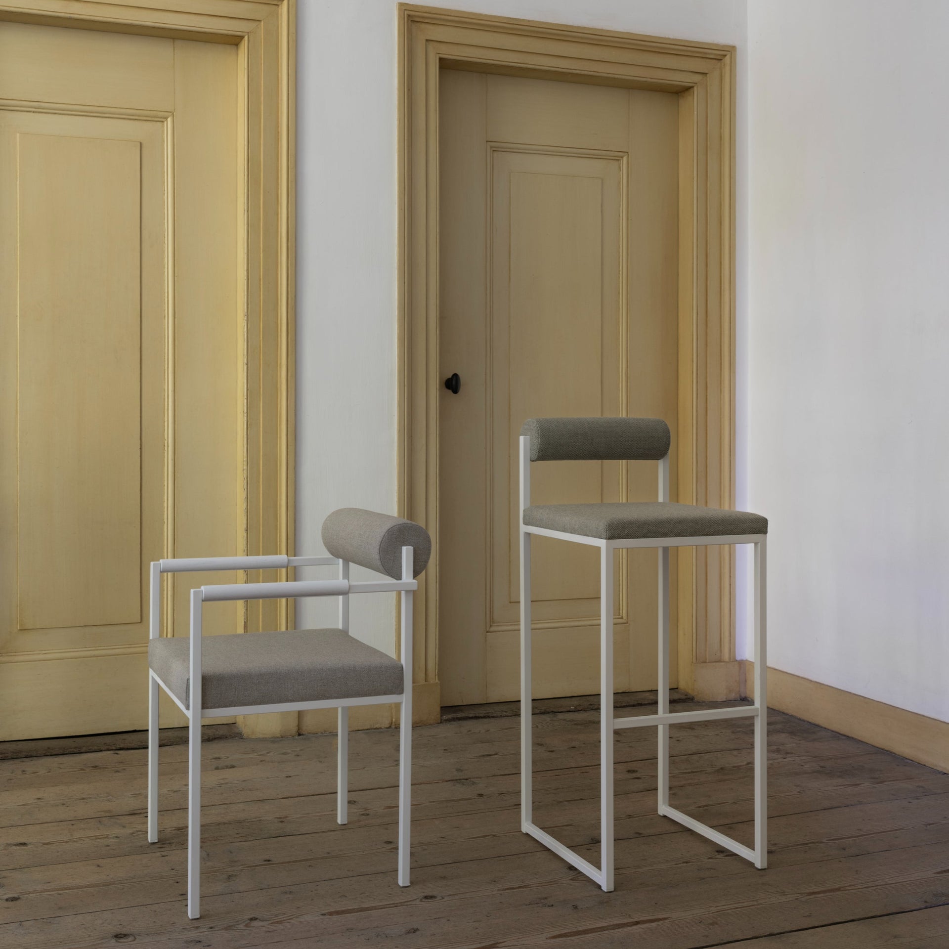 Bolster bar stool 650