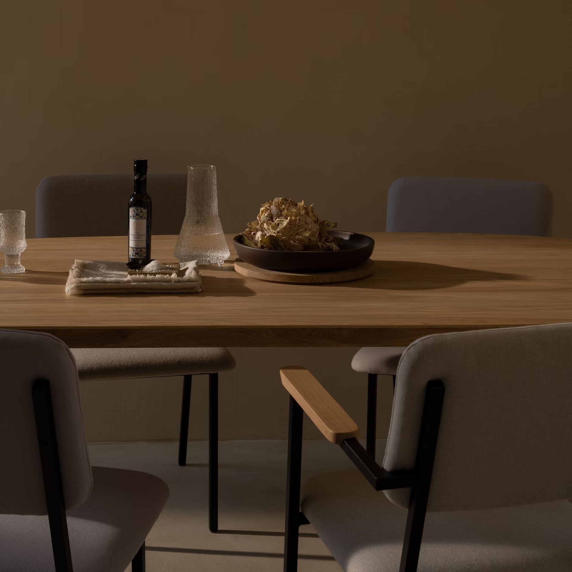 Co dining chair with armrest