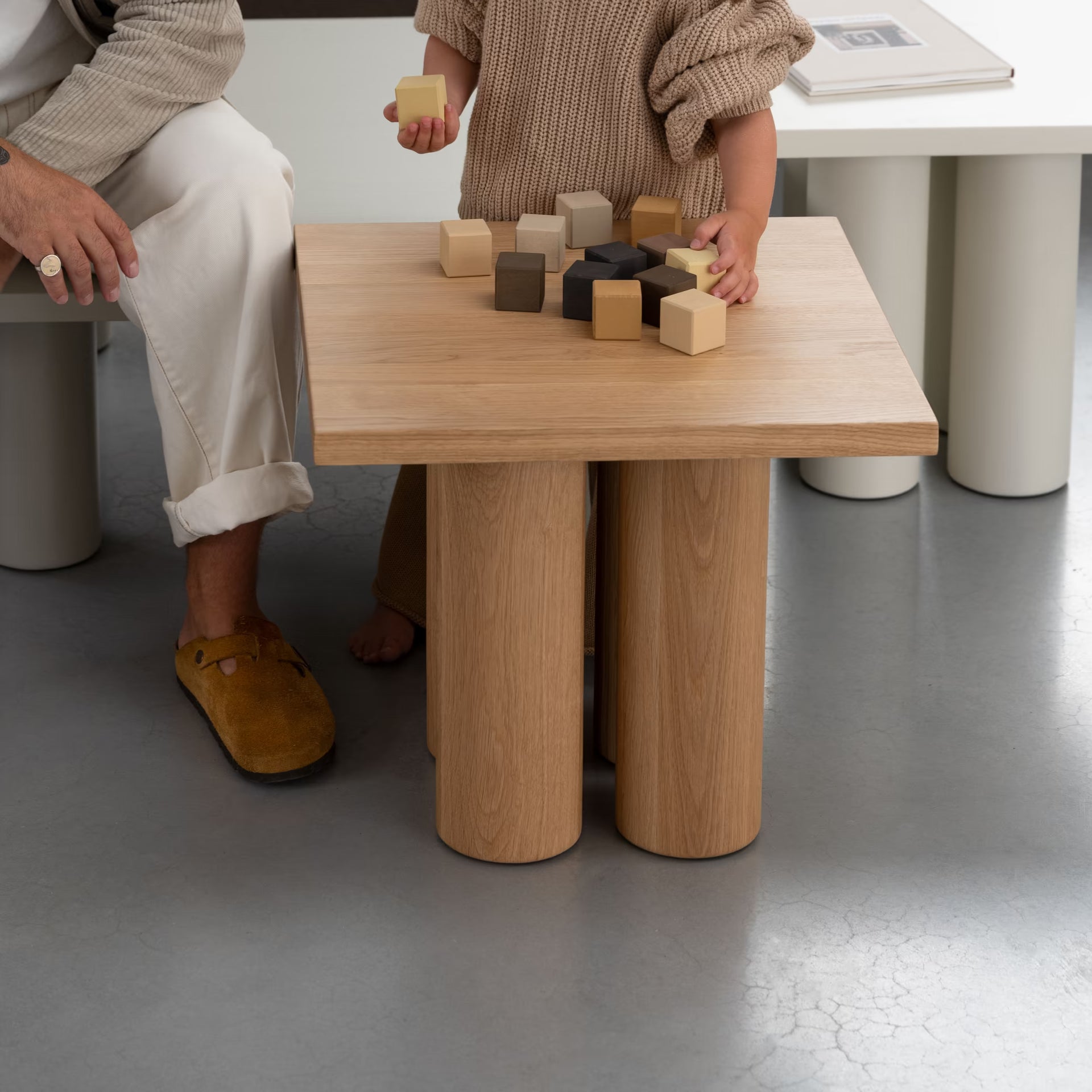 Pillar coffee table