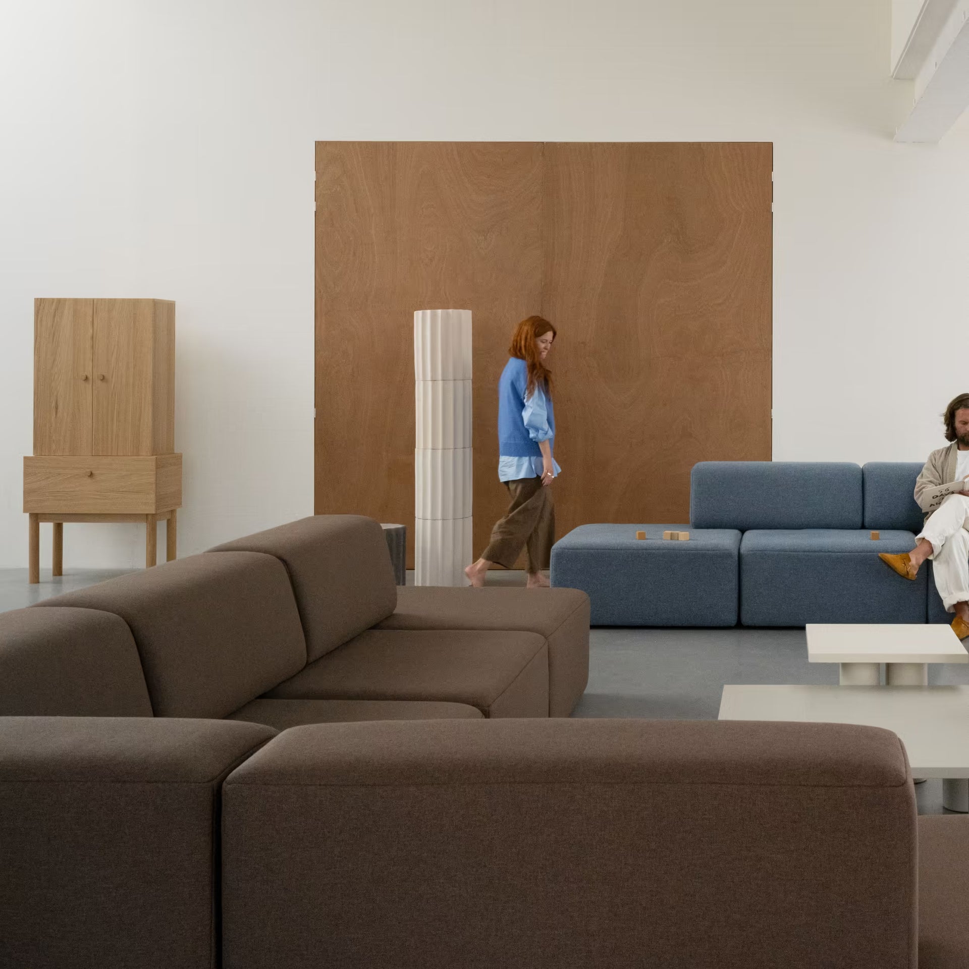 Pillar coffee table