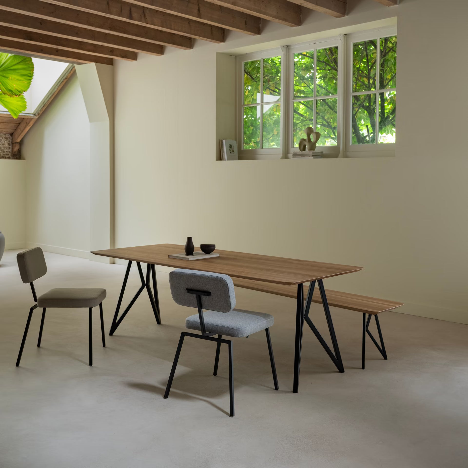 Butterfly Blob HPL Fenix Castoro Ottawa Steel black powder coating dining table