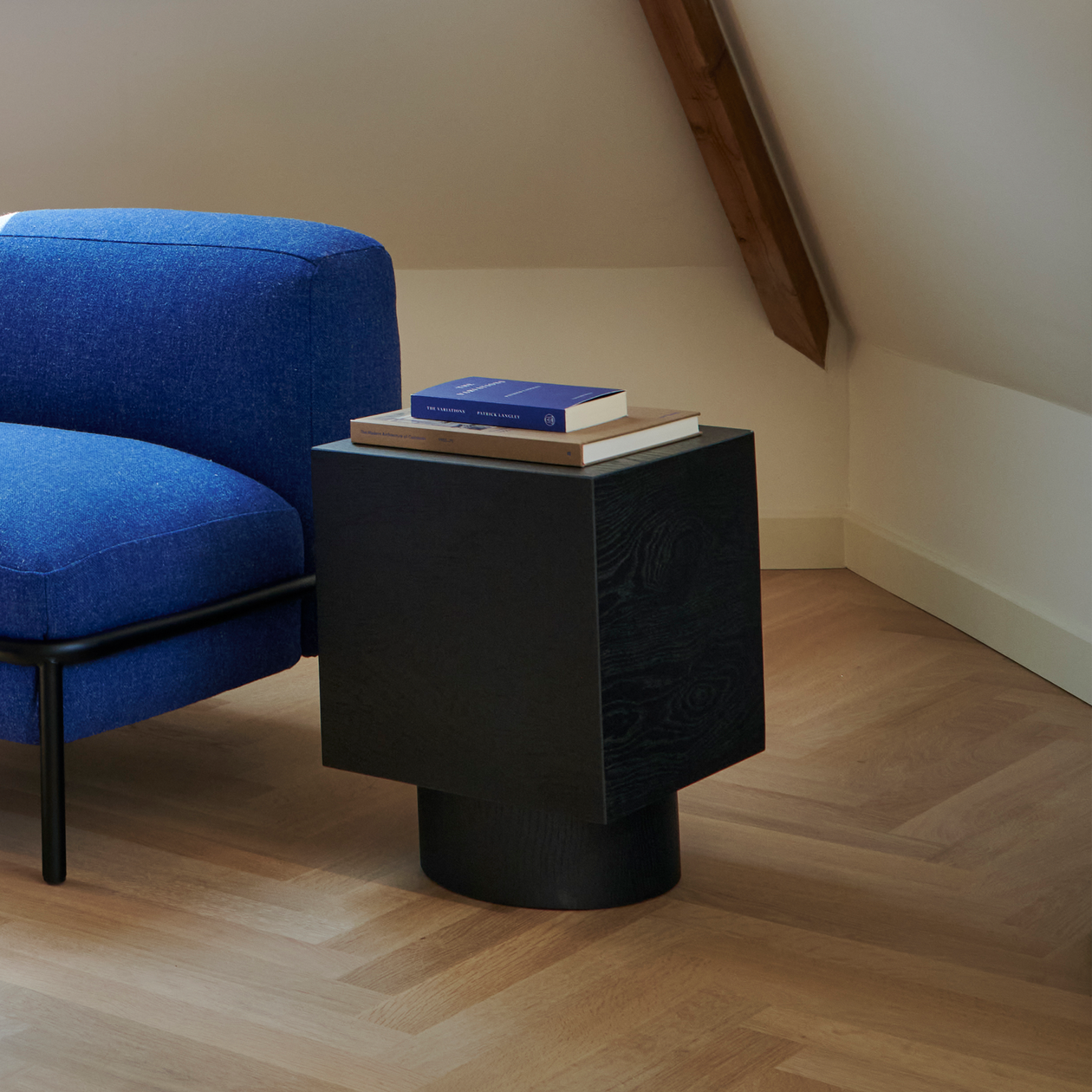 Display coffee table 35