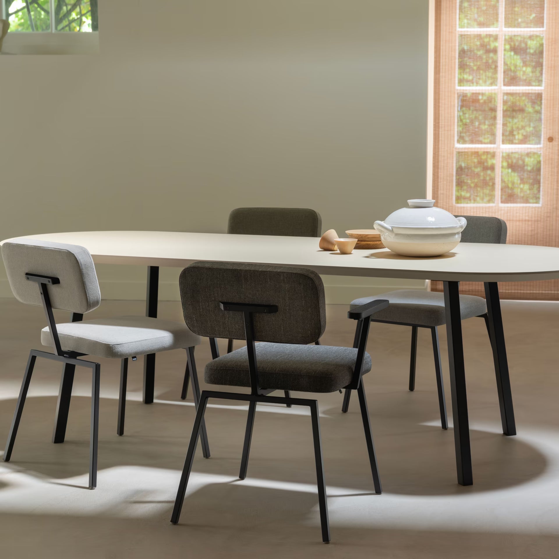 New Classic Rectangular Oak Smoked Stain Steel Black Powder Coating Dining Table
