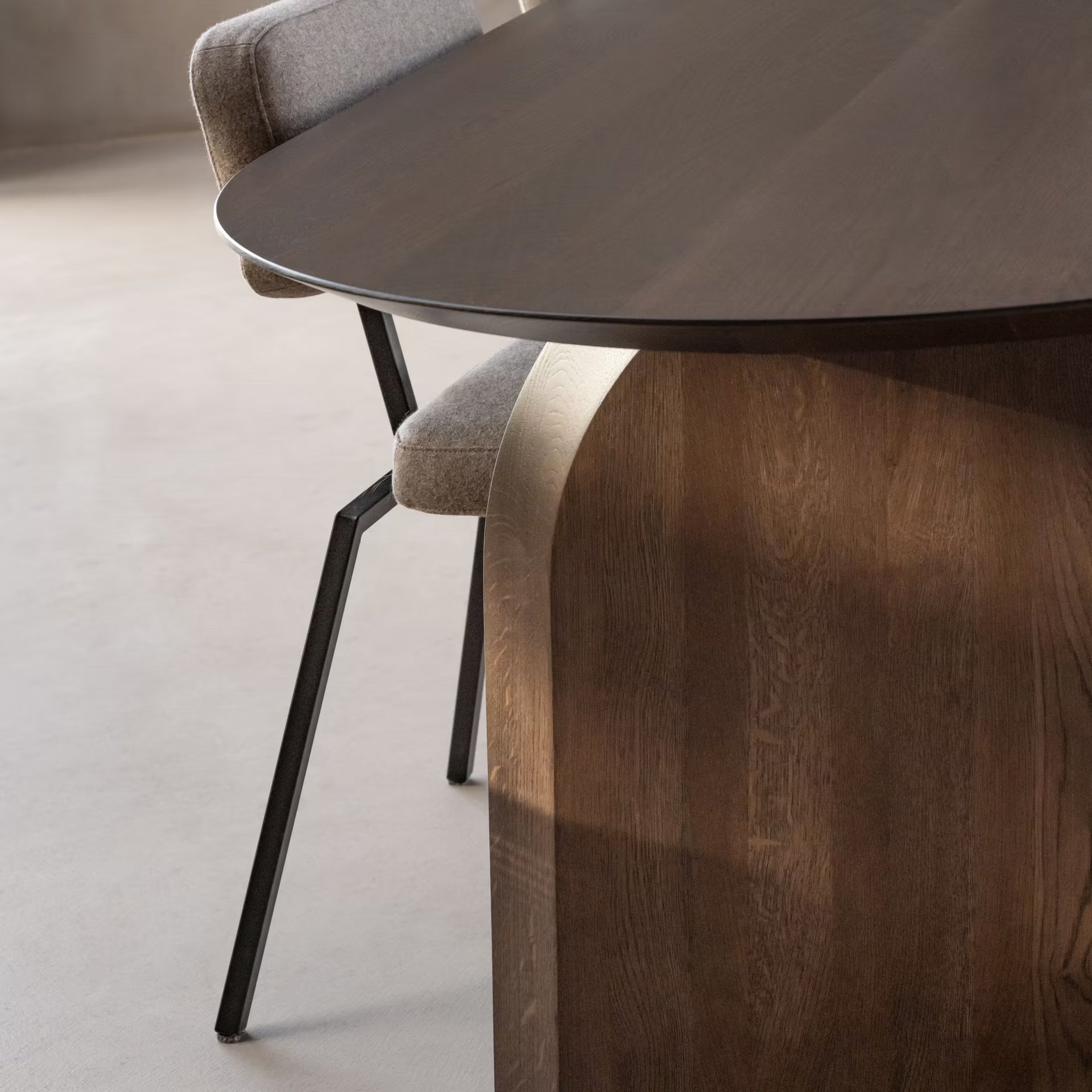 Slot Flat Oval Oak dark brown stained dining table