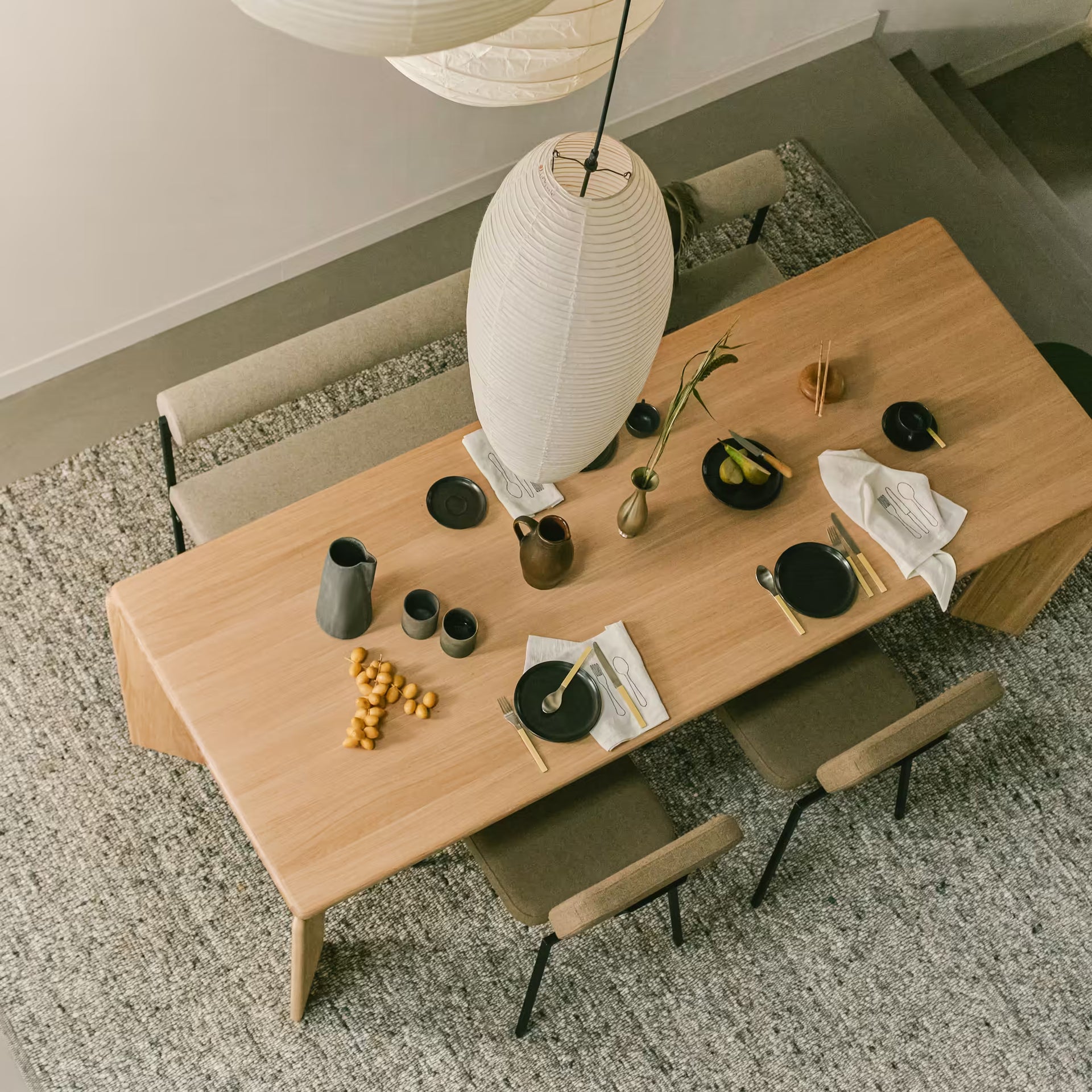 Soft Quadpod Round Oak Smoked Stain Dining Table