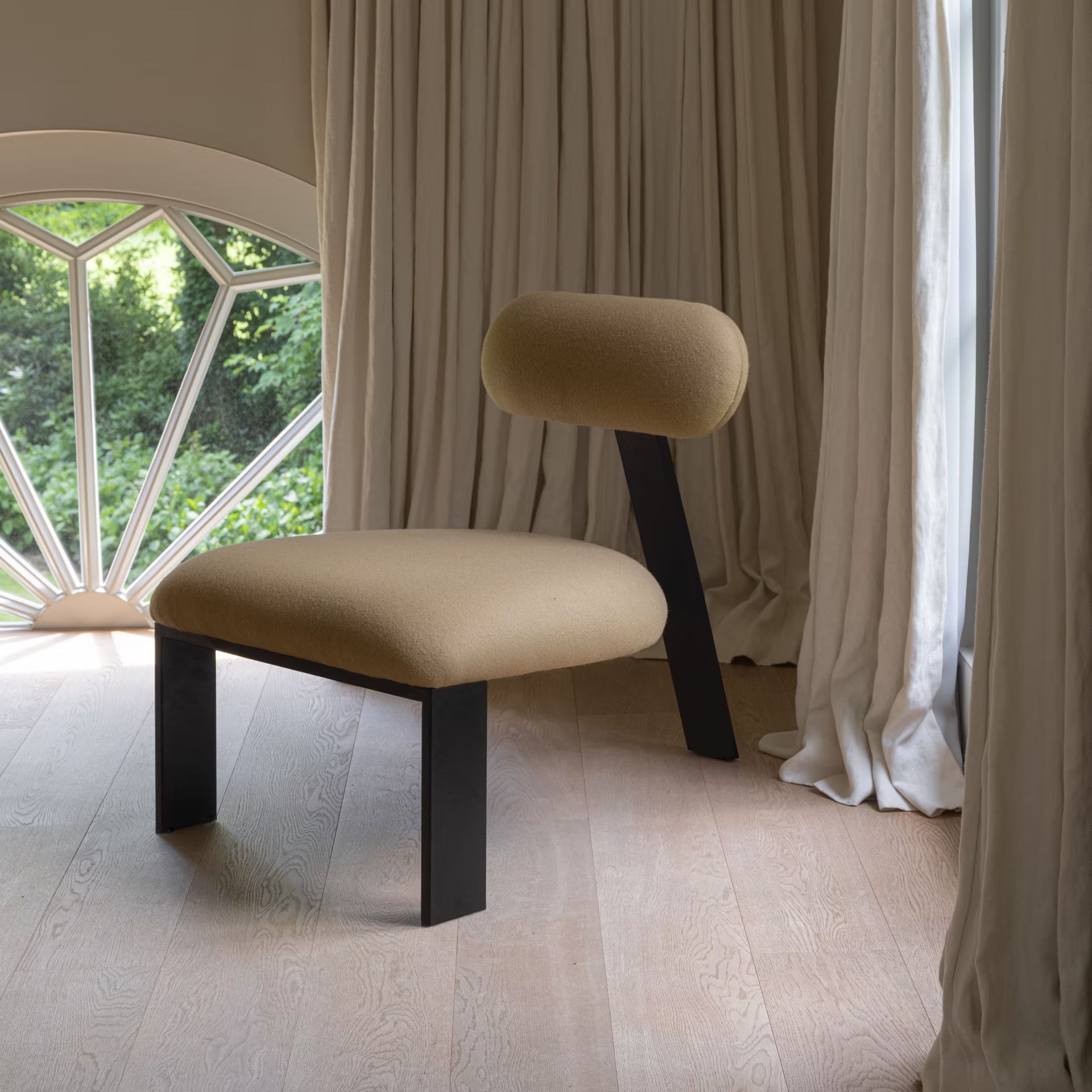 Oblique armchair
